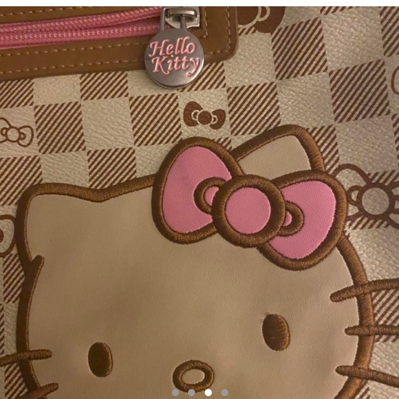 ISO HELLO KITTY INSPIRED PURSE || DO NOT BUY || - Picture 4 of 6